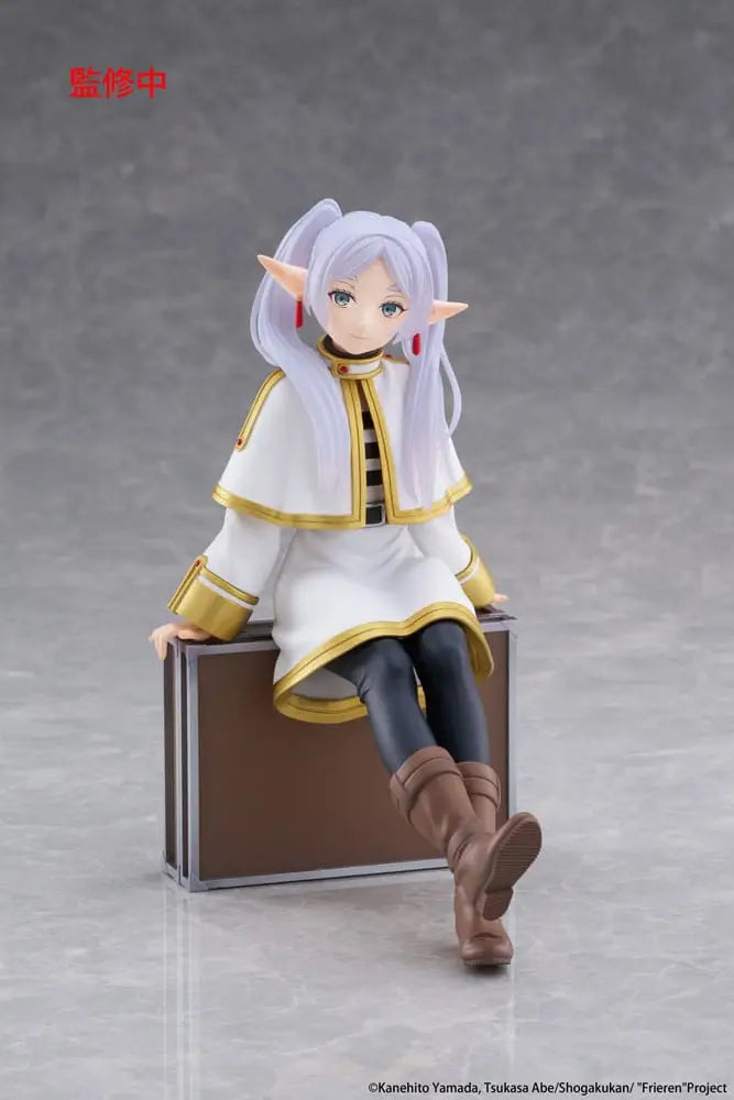 Frieren: Beyond Journey's End Desktop Cute Figure - Frieren (Trunk Case Ver.)