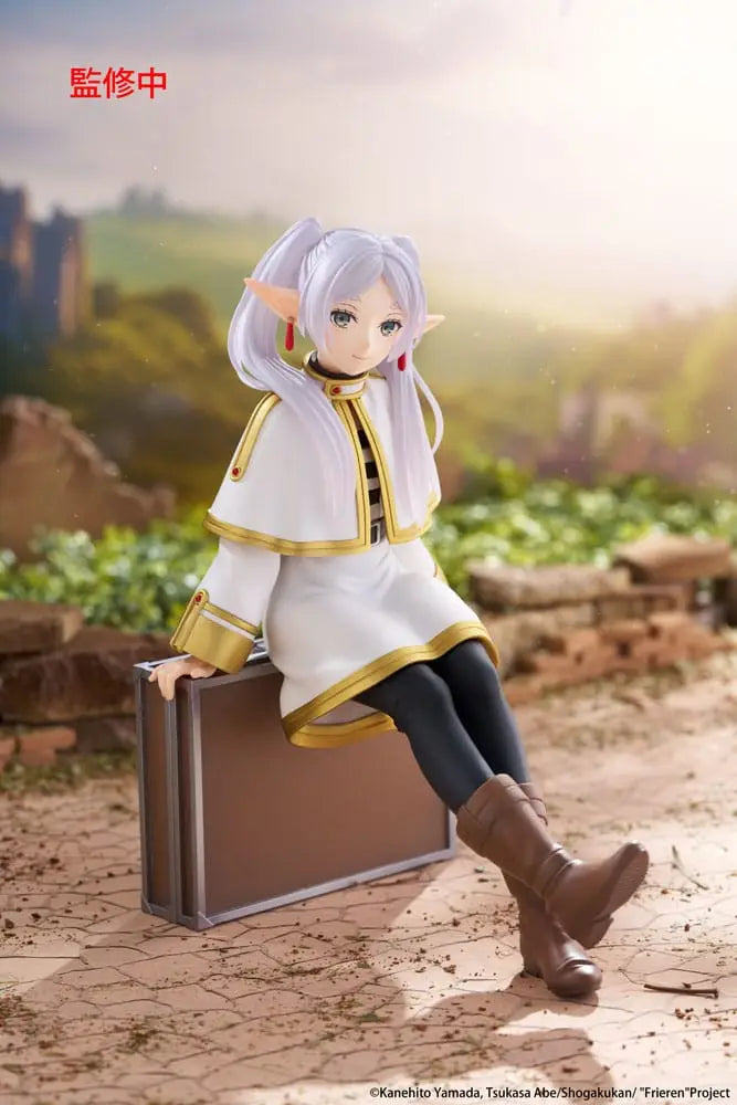 Frieren: Beyond Journey's End Desktop Cute Figure - Frieren (Trunk Case Ver.)