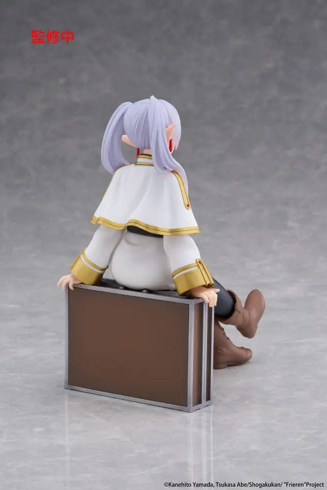 Frieren: Beyond Journey's End Desktop Cute Figure - Frieren (Trunk Case Ver.)